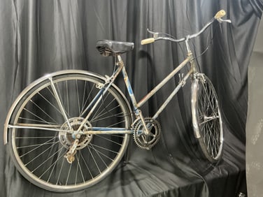 Vintage 1971 Schwinn Suburban 10-Speed Bicycle (Blue)