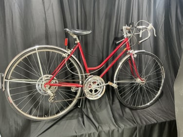 Vintage 1972 Schwinn Suburban Women's 10-Speed Bicycle (Red)