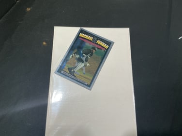 1994 Upper Deck #SP3 Michael Jordan Baseball Card - "Supplies Offense at Classic!"