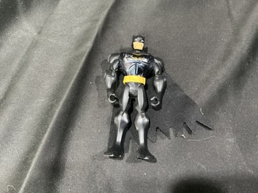 DC Comics Batman Action Figure with Cloth Cape (Mattel, Late 1990s)