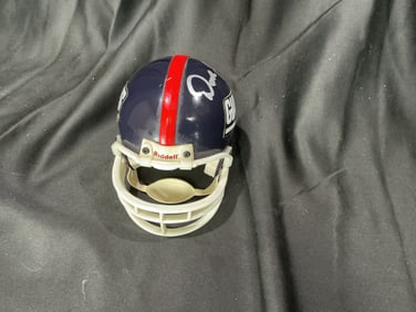 Signed New York Giants Mini Helmet by quarterback Dave Brown