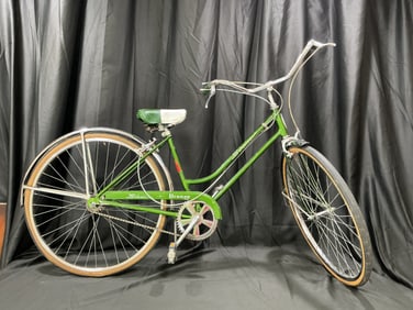 Vintage 1972 Schwinn Breeze Ladies’ 3-Speed Bicycle (Campus Green, Serial KH058450)