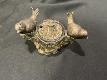 Pewter bird-form salt and pepper shakers with glass insert