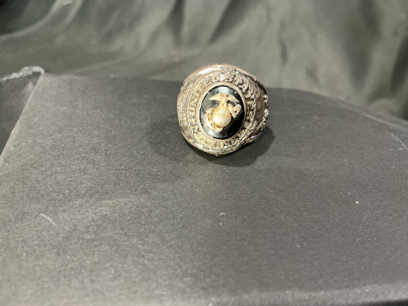 Vintage United States Marine Corps USMC Service Ring with Black Onyx Stone and Gold EGA Emblem (1 of 3)