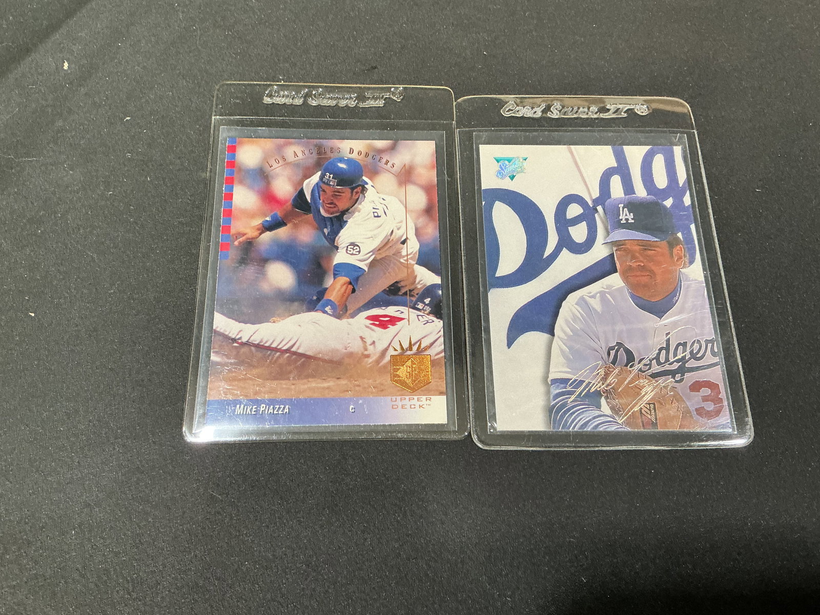 Two Mike Piazza Los Angeles Dodgers Baseball Cards (1 of 2)