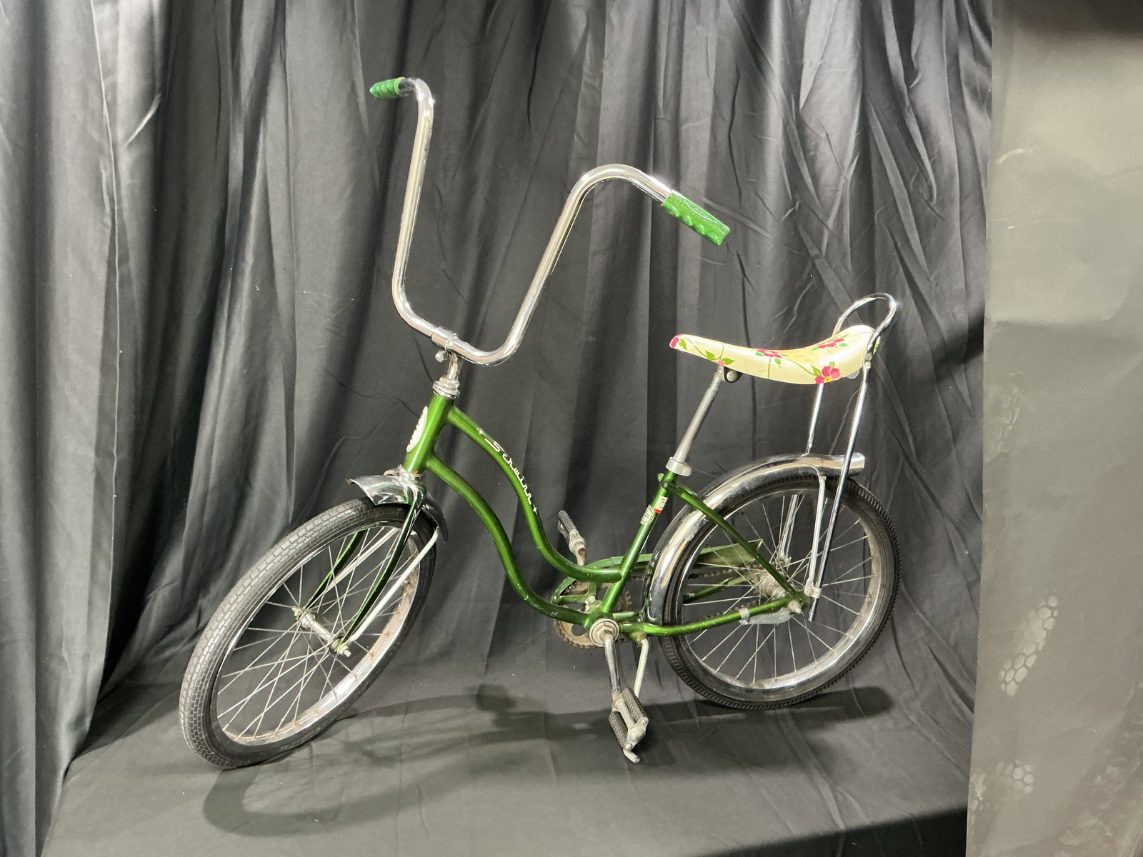 Vintage Schwinn 'Lil’ Chick' Green Bicycle (1 of 13)