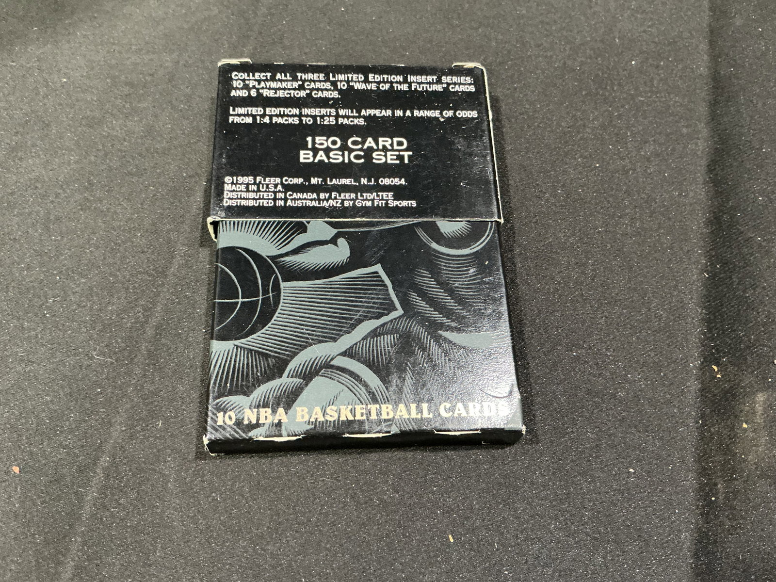 1995 Fleer Flair Series 2 NBA Pack: Sealed 1995 Fleer Flair Series 2 NBA pack.