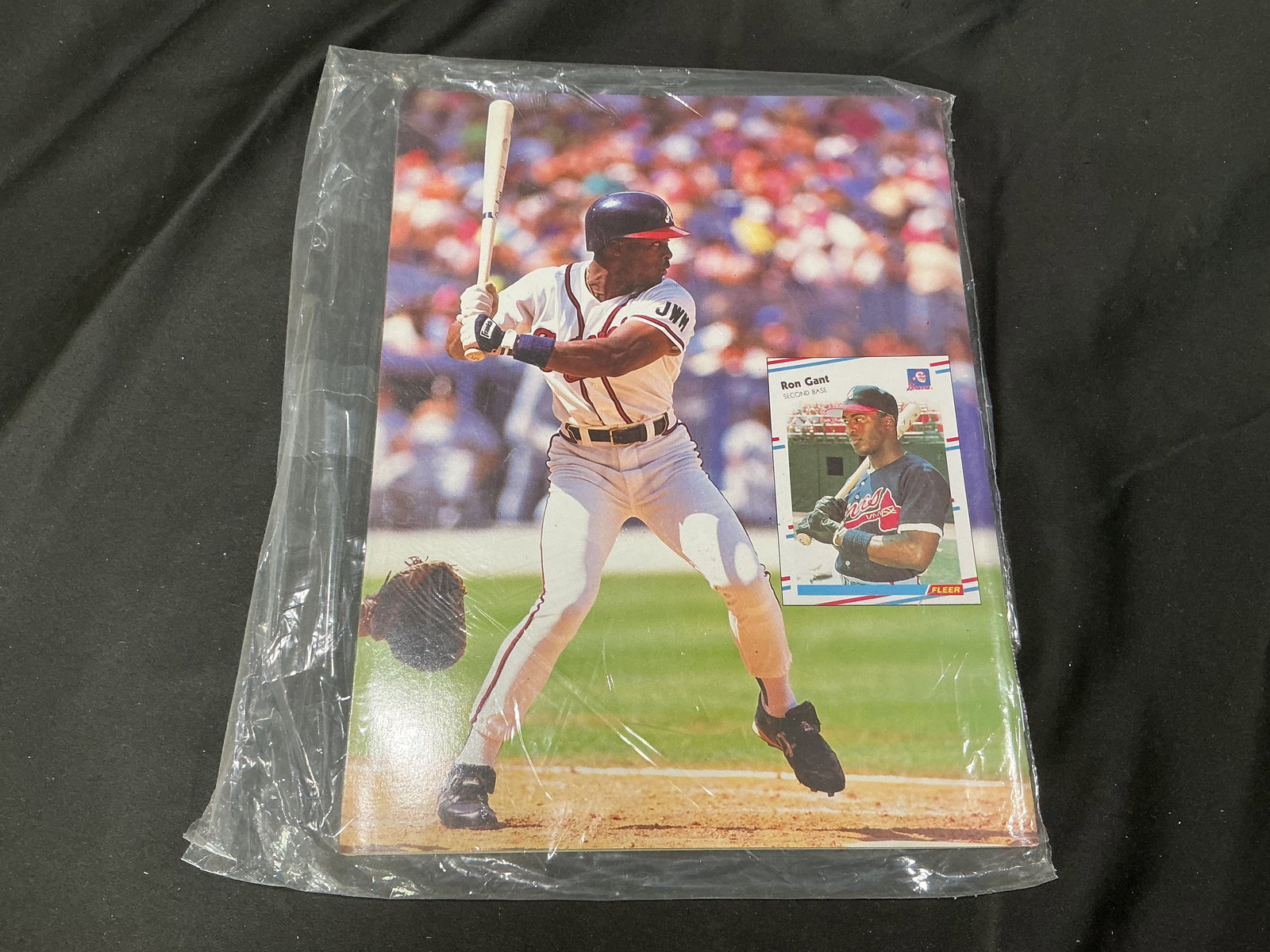 Beckett Bonus Baseball Card Monthly Renewal Mailer Magazine Insert: Vintage Beckett Bonus baseball card magazine renewal mailer insert in protective sleeve. Includes promotional subscription material. See photos for condition. Featured Ron Giant on the Braves, with a