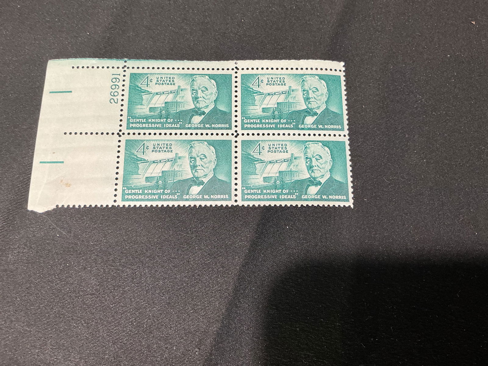 U.S. 4c George W. NorrisProgressive Ideals plate block of 4: U.S. 4-cent commemorative honoring Senator George W. Norris. Plate block of four with attached selvage and plate number, as pictured.