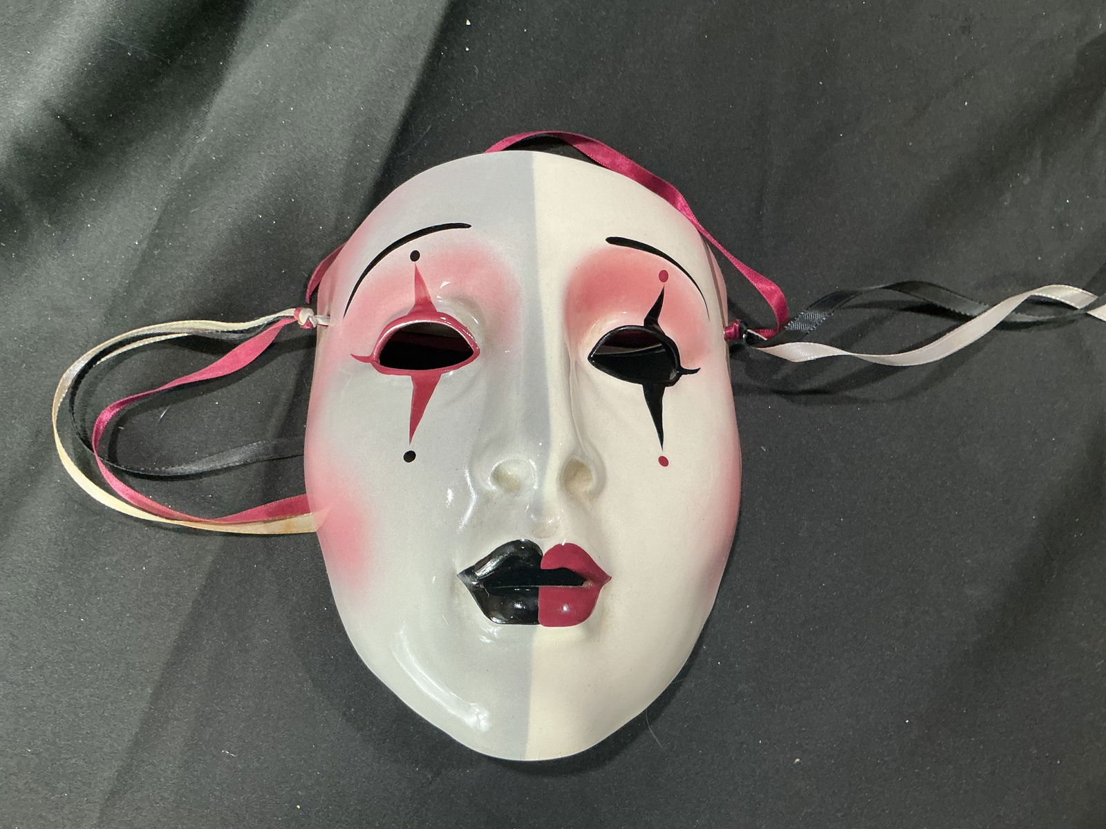 Clay Art San Francisco Harlequin-Style Porcelain Mask with Split Color Design (1 of 1)
