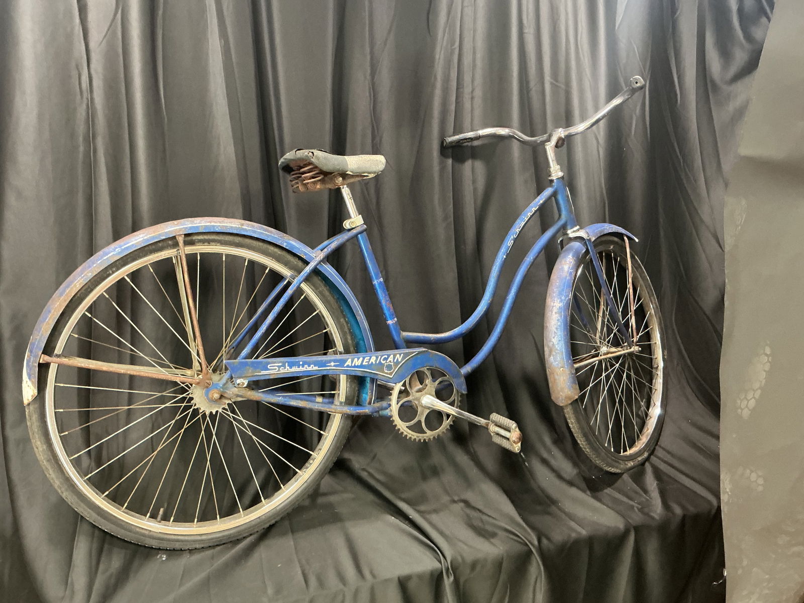 Vintage Schwinn American Blue Cruiser Bicycle Chicago Balloon Tire Bike (1 of 9)