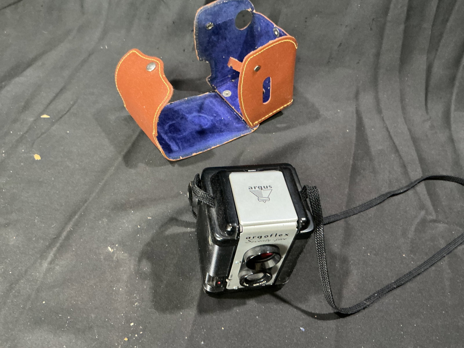 Vintage Argus Argoflex Seventy Five Camera With Case (1 of 3)