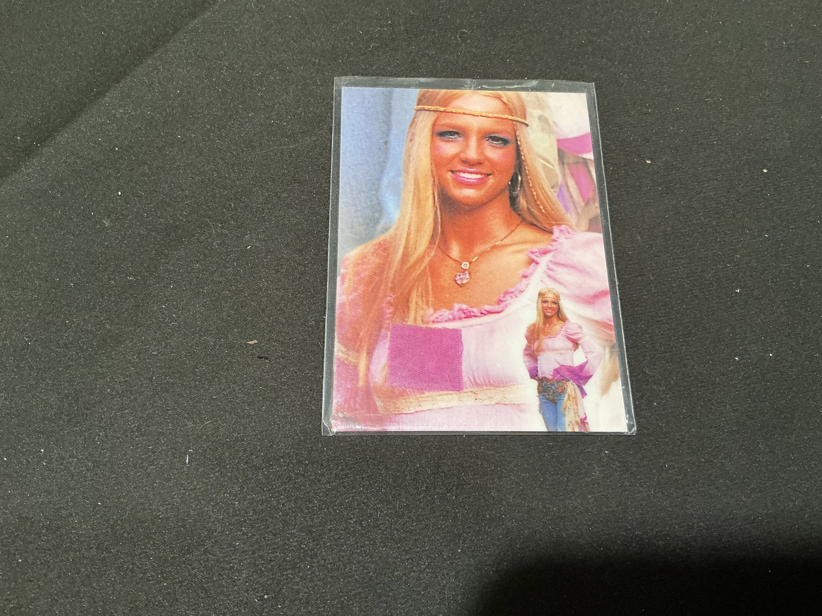 Britney Spears Authentic Worn Fabric Relic Card COA (1 of 2)