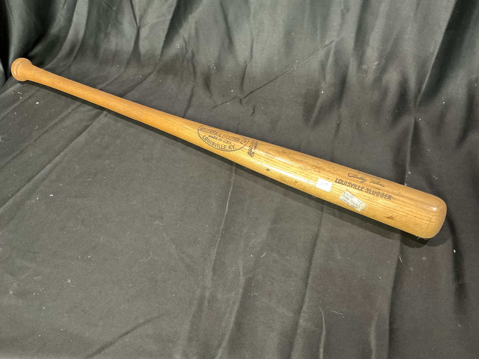 Bobby Tolan Louisville Slugger Bat: Vintage Louisville Slugger genuine Bobby Tolan signature model baseball bat. Classic Louisville, Kentucky manufactured wooden bat with strong appeal for baseball memorabilia collectors, Reds fans,