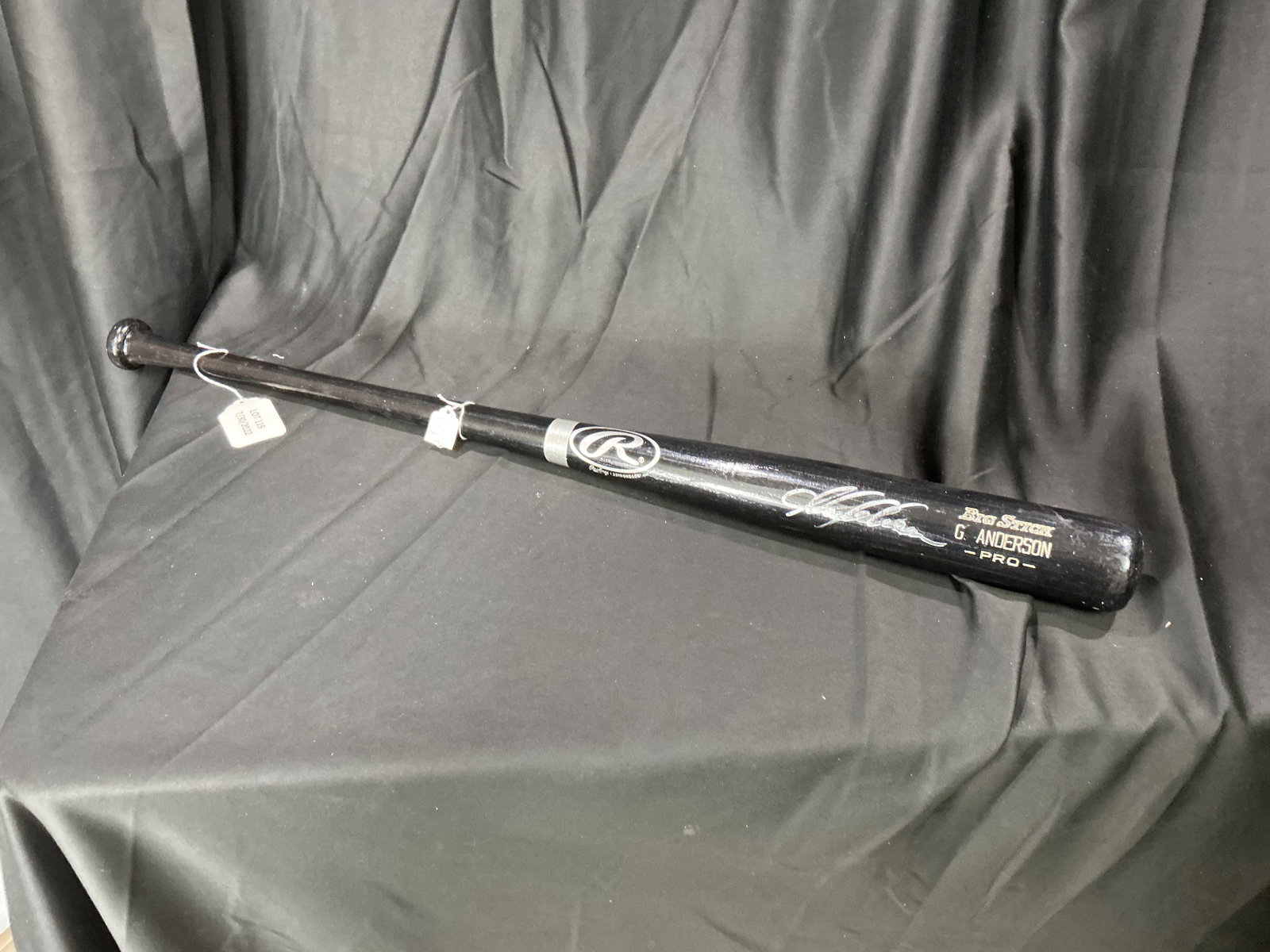 Garret Anderson Rawlings Big Stick Bat: Another chance at this game model Rawlings Big Stick G. Anderson Pro baseball bat bearing a Garret Anderson facsimile signature and finished in black with prominent Rawlings branding. A strong display