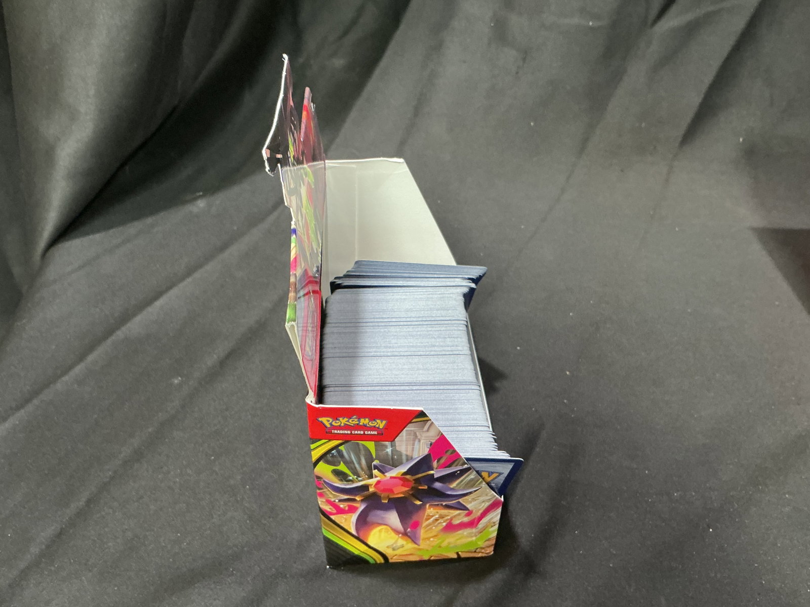 Perfect Order 300 Card Common Lot: Back for another appearance, this lot is built around approximately 300 common Pokemon cards from the Mega Evolution Perfect Order expansion and is presented in the original display box. A practical