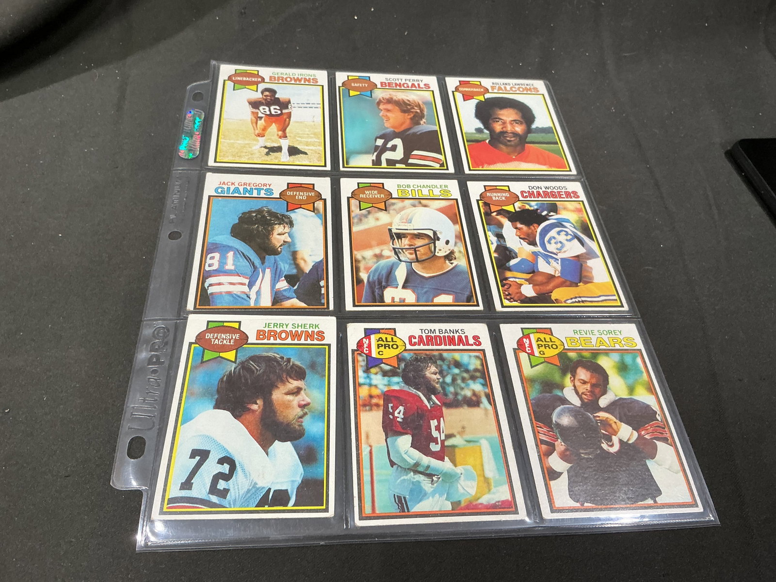 1979 Topps Football All-Pro Vintage 9-Card Group: Bringing together several late-1970s NFL names, this nine-card 1979 Topps football grouping highlighted by All-Pro cards of St. Louis Cardinals center Tom Banks and Chicago Bears guard Revie Sorey. Al