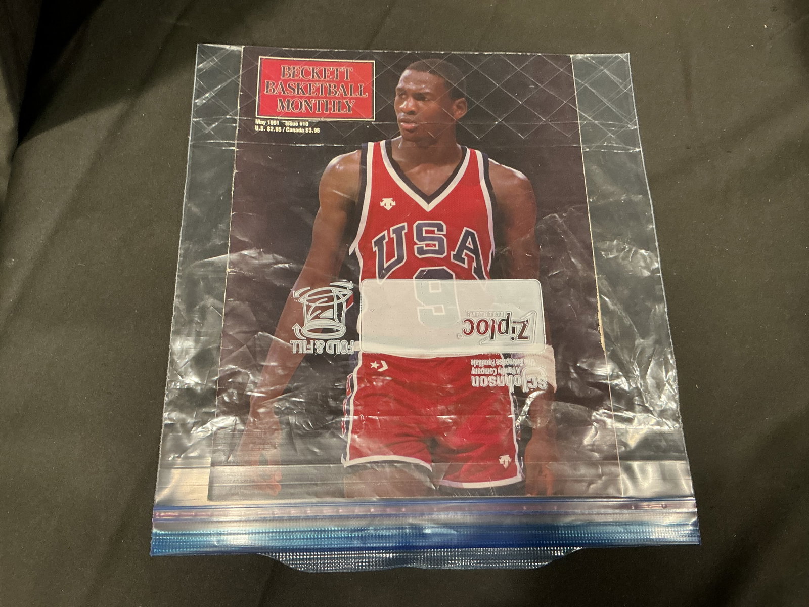1991 Beckett Basketball Monthly David Robinson Derrick Coleman: Vintage May 1991 Beckett Basketball Monthly Issue #10 featuring David Robinson in his USA Basketball uniform on the cover, accompanied by a Derrick Coleman New Jersey Nets basketball poster featuring 