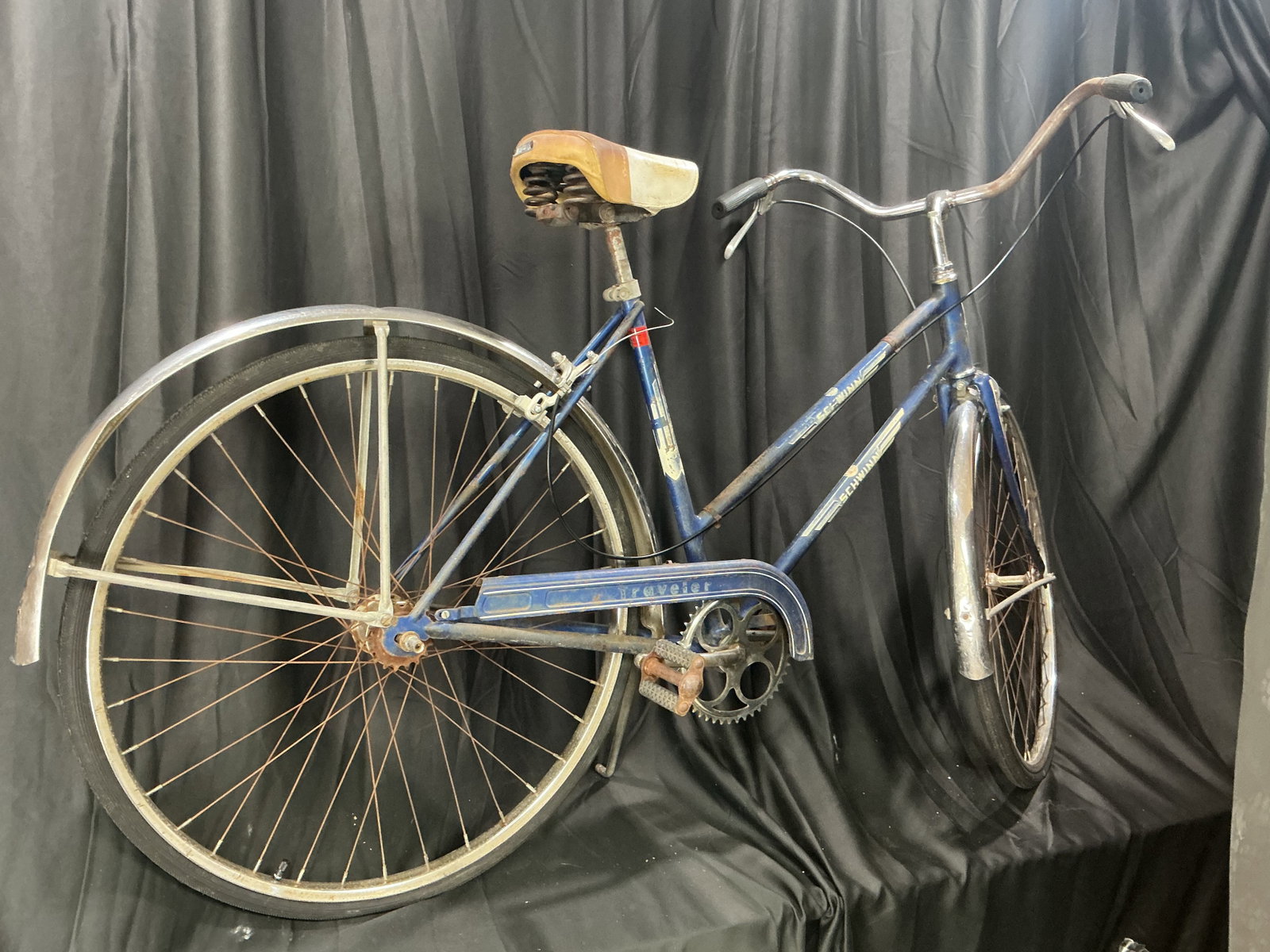 Chicago-Built Schwinn Traveler Blue Bicycle (1 of 10)