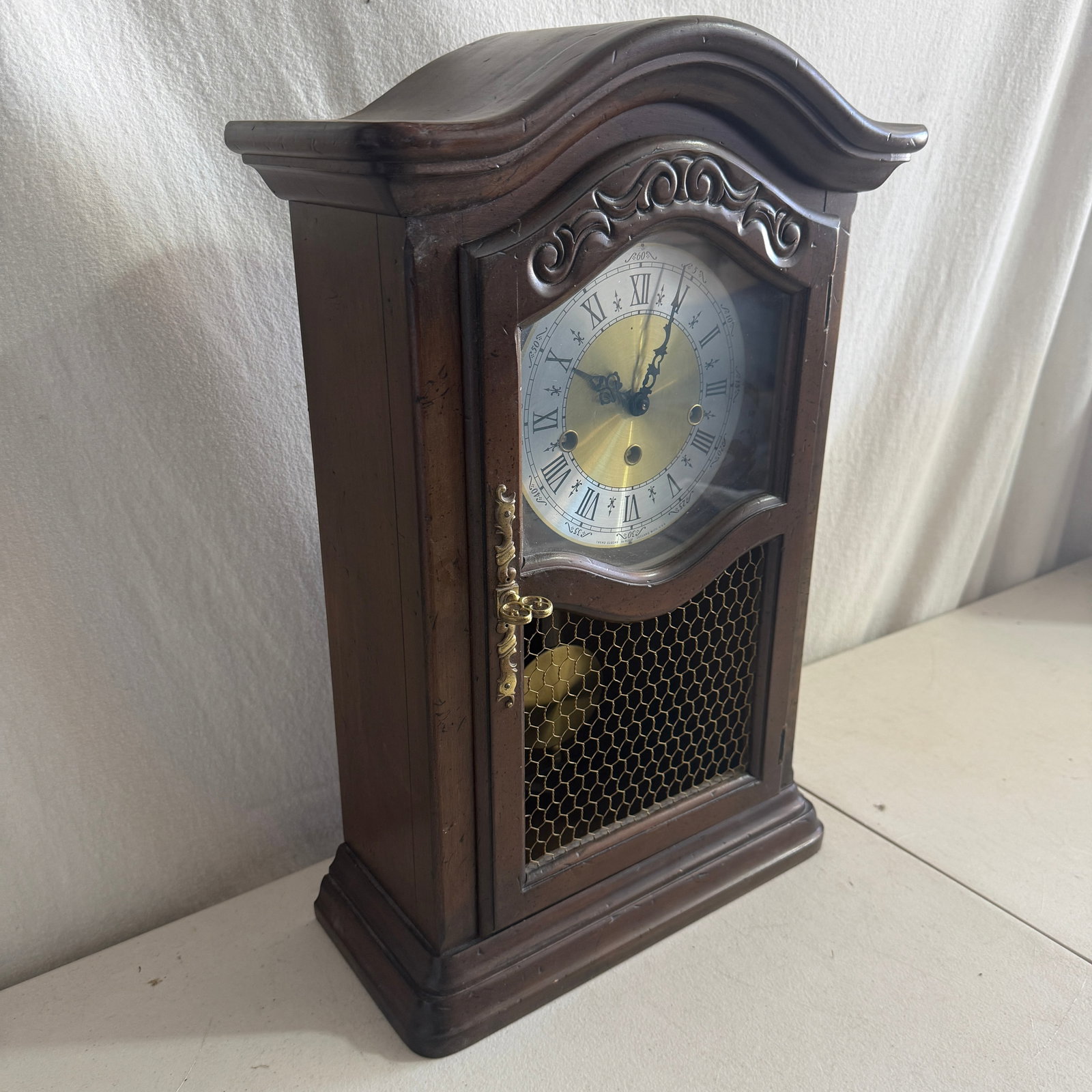 Modern Reproduction mantel clock in traditional European style 1970s–1990s - 2