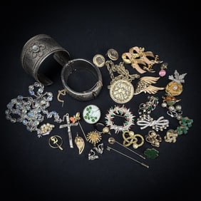Large Lot of Vintage Costume Jewelry