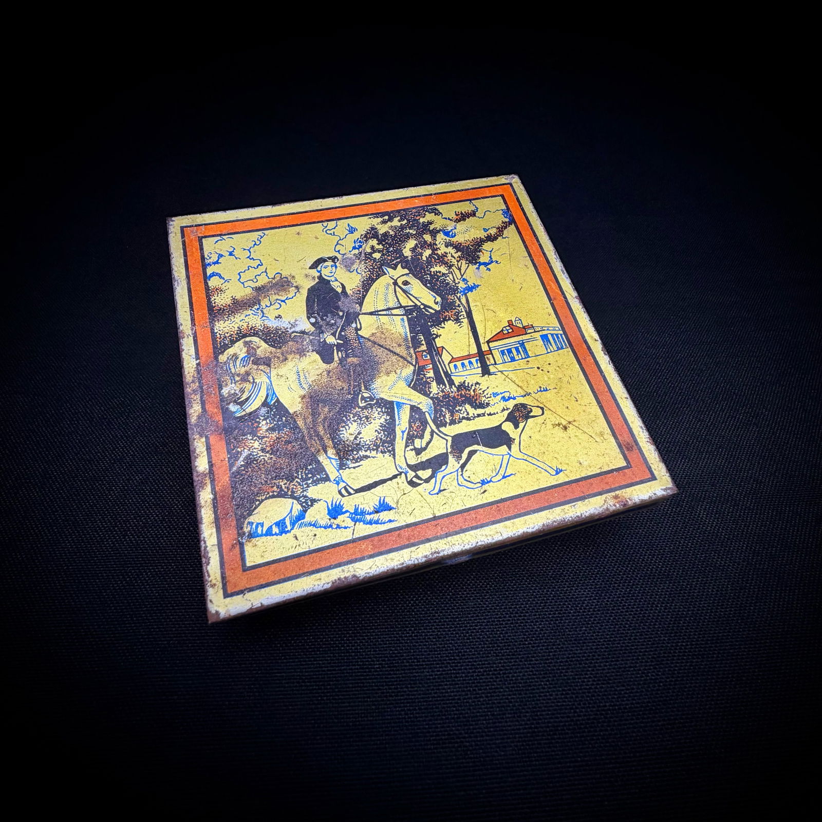 Vintage Equestrian Lithograph Hinged Tin Cigarette Box (1 of 6)