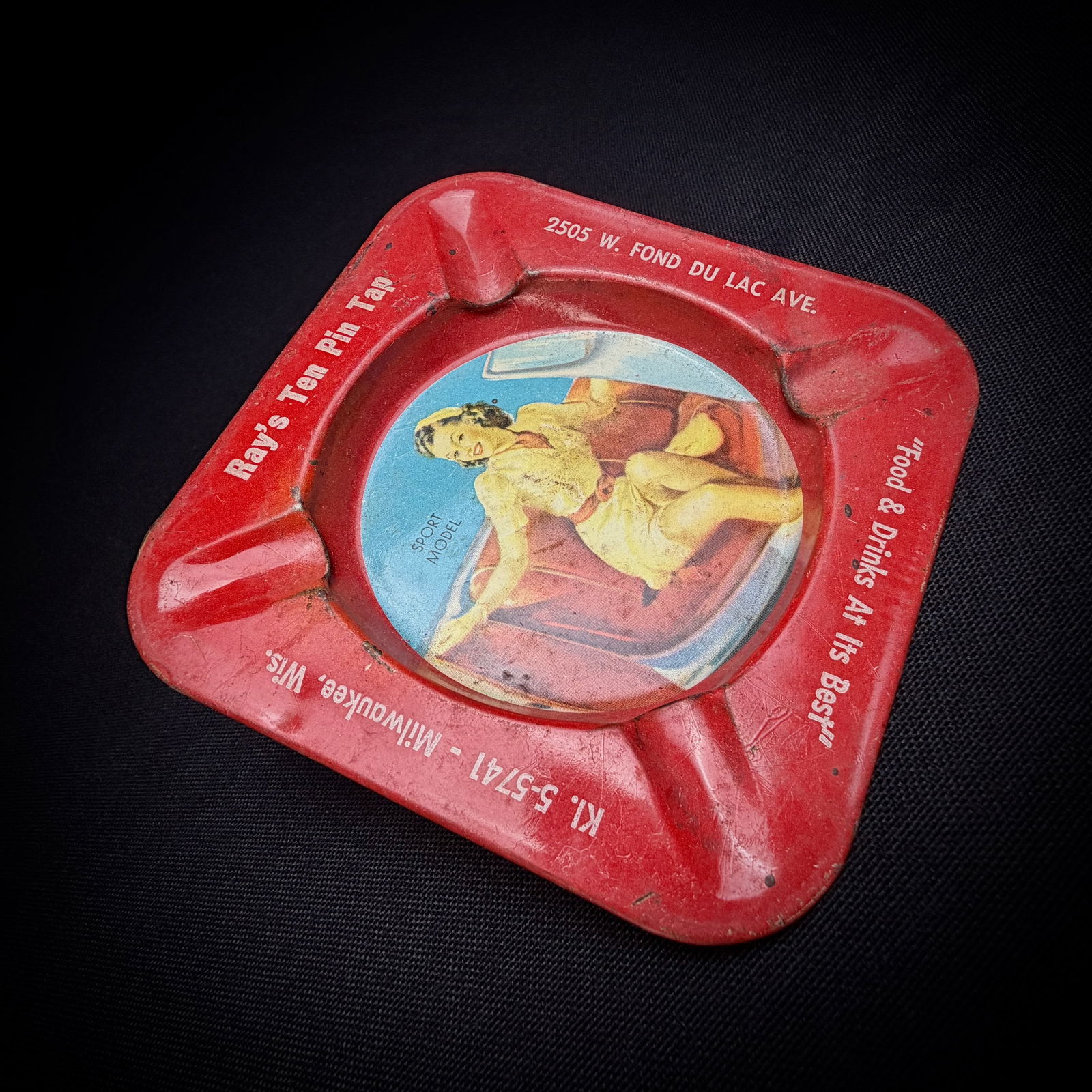 Vintage Ray's Ten Pin Tap Pin-Up Ashtray (1 of 4)