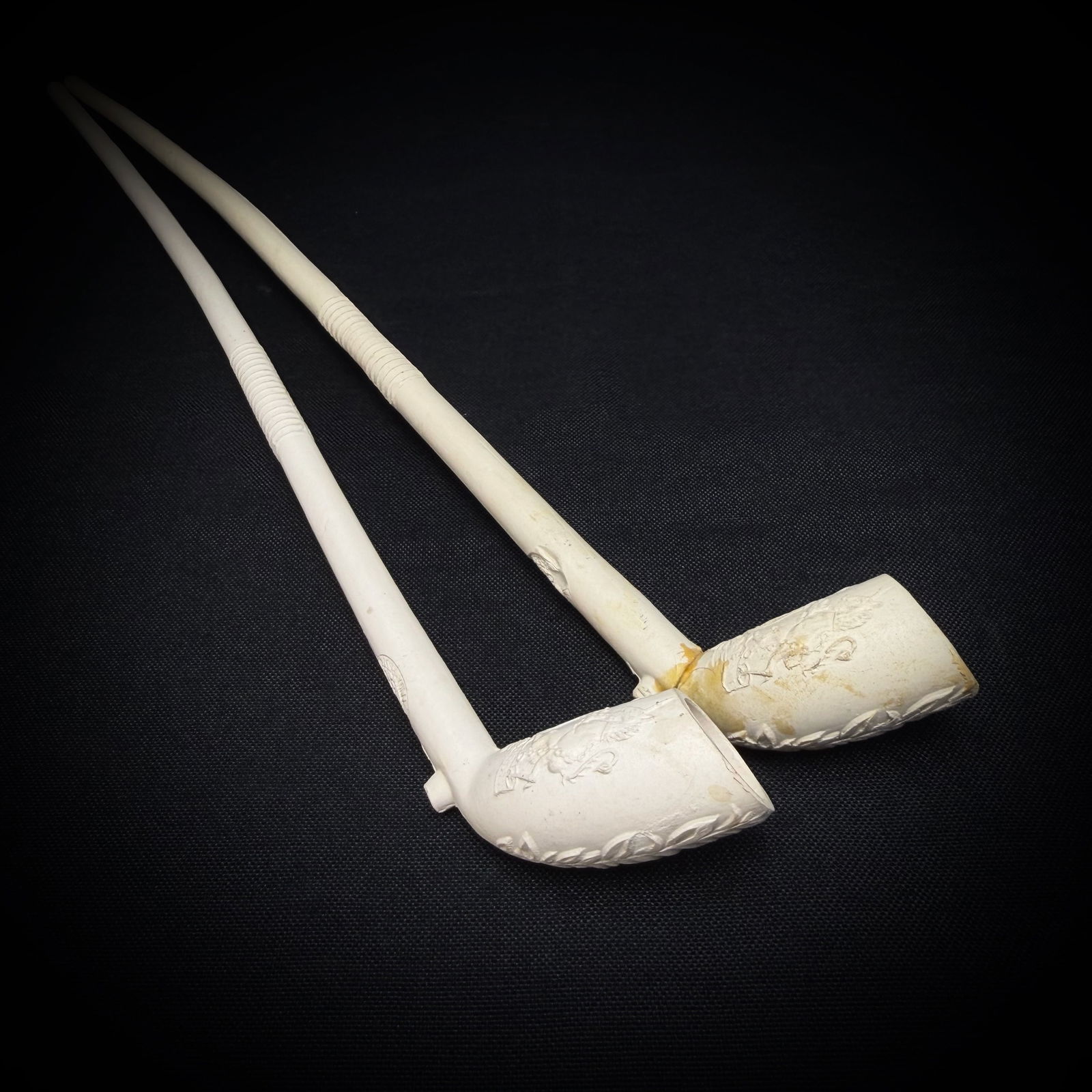 Pair of German Clay Tobacco Pipes (1 of 7)