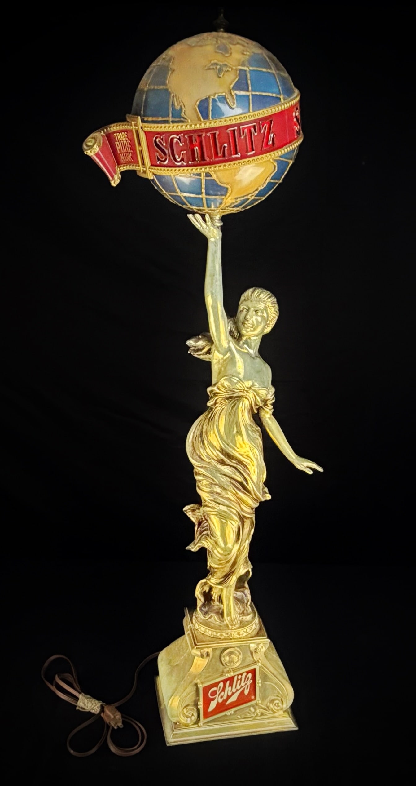 Vintage Schlitz Lighted Globe Statue Lamp (1 of 19)