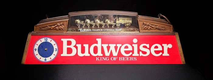 Vintage Budweiser Clydesdale Lighted Pool Table Sign