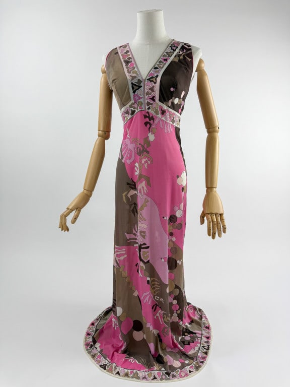 Vintage 1960s Emilio Pucci Nylon Slip Dress: Vintage 1960s Emilio Pucci Formfit Rogers Sleeveless Printed Nylon Long Slip Dress Lingerie Night Gown. V-neckline with Pucci print throughout. Slight stretch throughout. Good vintage condition with l