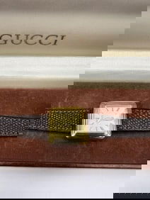 Vintage Gucci Gold Tone Watch w Original Gucci Box