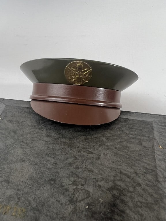 Antique WWII Era Bakelite Soldier's Hat Compact (1 of 8)