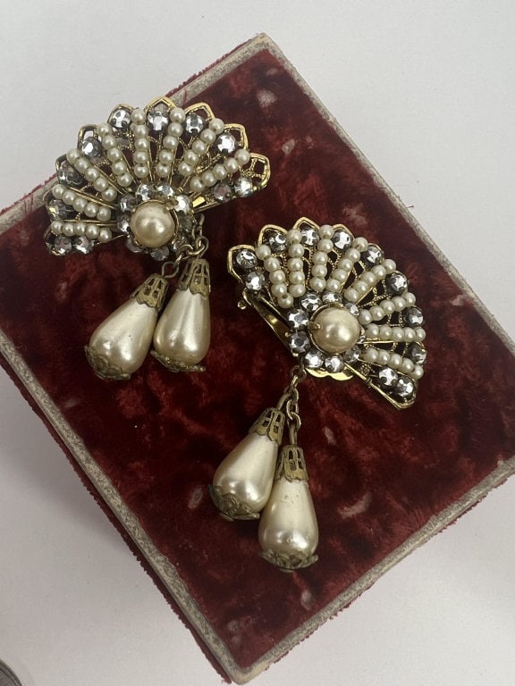 Miriam Haskell Vintage Costume Jewelry Earrings (1 of 6)