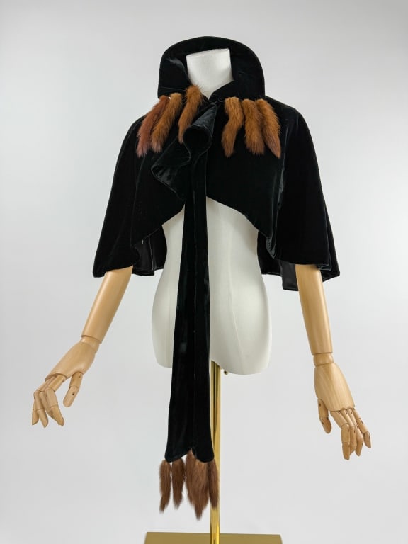 Vintage 1940s Black Velvet Cape w Mink Fur Trim (1 of 7)