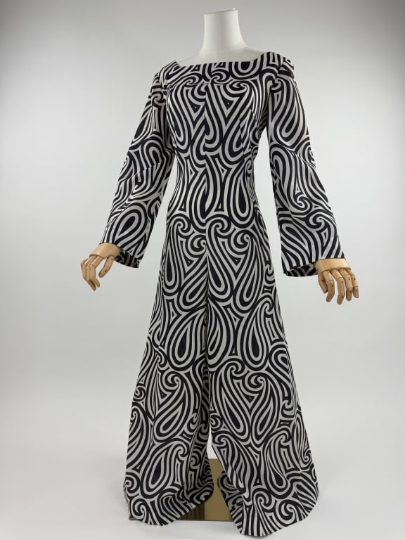 Vintage 1970s Bell Sleeve Psychedelic Jumpsuit: Vintage 1970s B&W Bell Sleeve Psychedelic Printed Wide Leg Jumpsuit One Piece. Square neckline with bell sleeves and wide legs. Zips up center back to close. Unlined. Good vintage condition with light