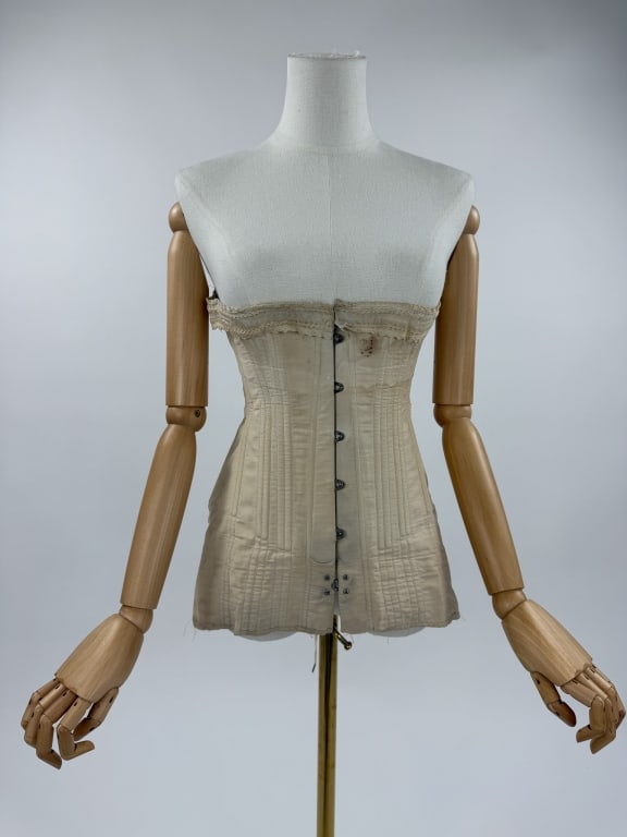 Antique 1900s Cotton Boned Longline Corset Girdle: Antique Edwardian 1900s White Cotton Boned Longline Lingerie Corset Girdle Shapewear. Laces up back and closes at front with metal hook and busk. Lace detailing at top. Marked 'Warner's' inside. Light
