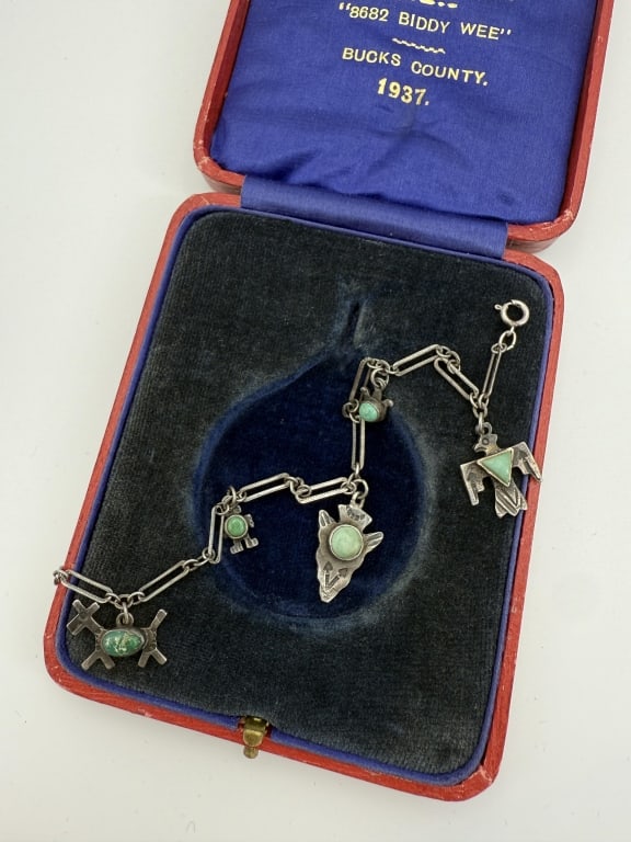 Vintage Native American Sterling Charm Bracelet (1 of 4)