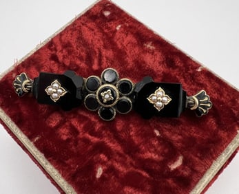 Antique 19th C Victorian Onyx Pearl & Gold Brooch