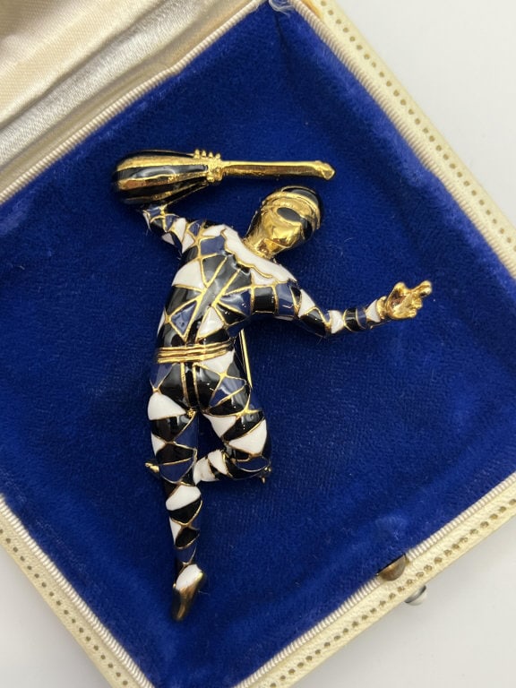 Vintage Costume Jewelry Enamel Decorated Harlequin: Vintage Costume Jewelry Enamel Decorated Harlequin Brooch. Court jester in gilt metal with colored enamel. Measures 3 inches in length.