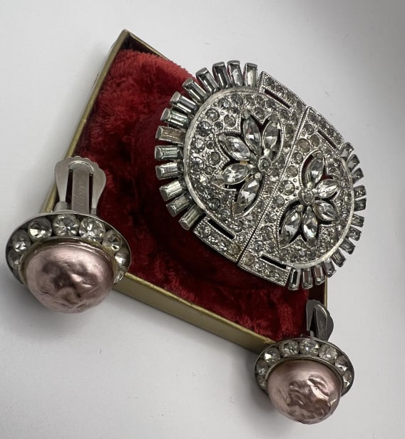 Coro Duette Clip Brooch & Coro Clip on Earrings (1 of 12)