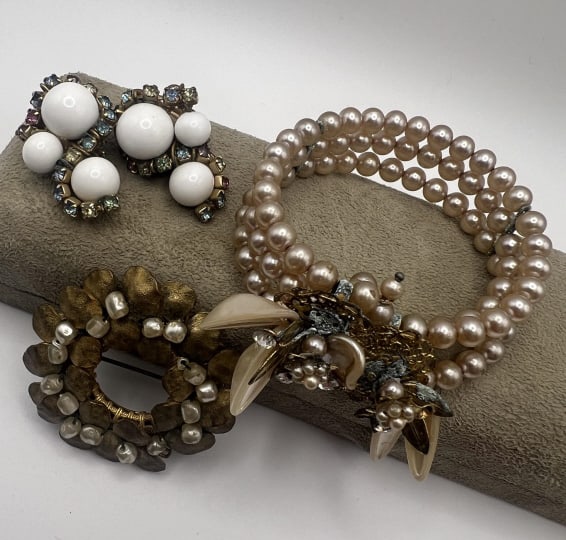 Vintage Costume Jewelry Miriam Haskell Jewelry 1 (1 of 10)