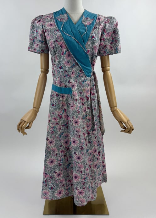 Vintage 1930s Tulip Feedsack Floral Wrap Dress (1 of 11)