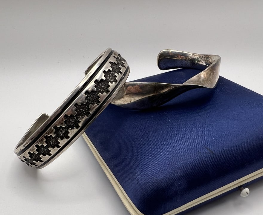 Two Vintage Native American Sterling Silver Cuffs (1 of 7)