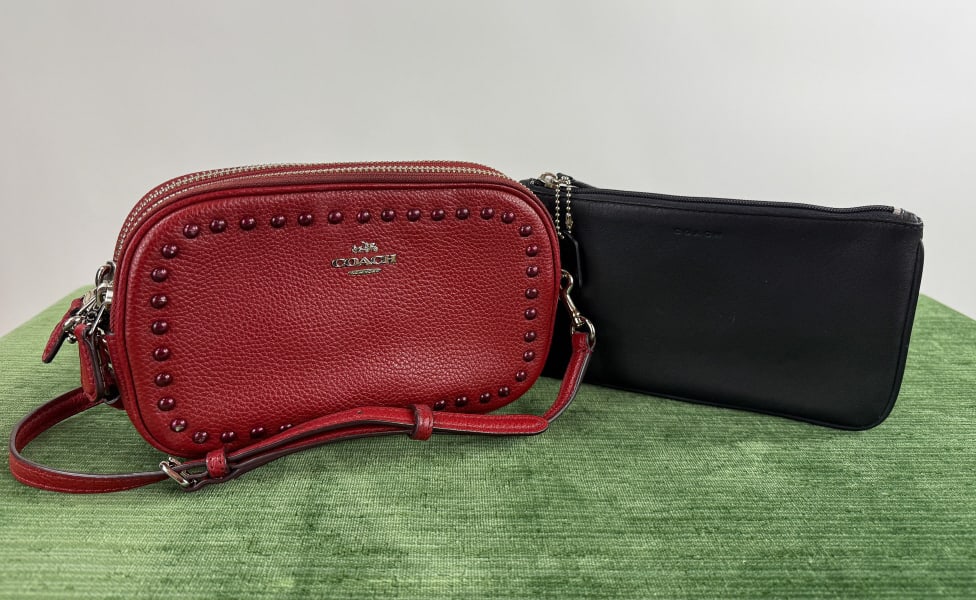 Coach Pebbled Leather Purse & Cosmetic Case (1 of 7)