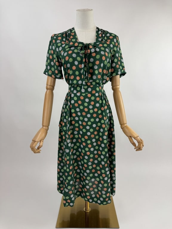 Vintage 1940s Deco Cold Rayon Printed Day Dress (1 of 13)