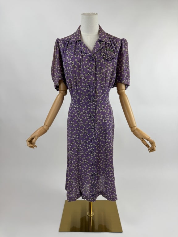 Vintage 1940s Bow Print Rayon Sheer Day Dress (1 of 11)