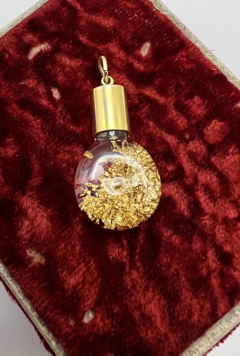 Estate Vintage Gold Flakes Bottle Necklace Pendant (1 of 8)