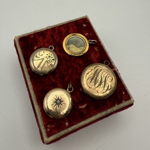 Collection of Four Antique Vintage Lockets (1 of 14)