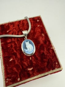 Vintage Sterling Silver Carved Cat Cameo Necklace
